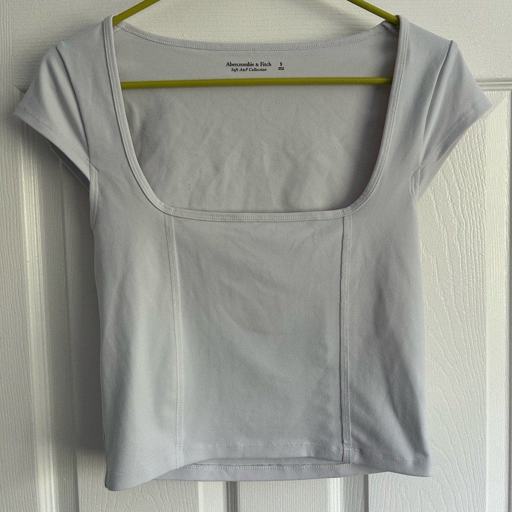 Abercrombie & Fitch Soft A&F Women’s Seamless Fabric Cap Sleeve Cropped Tee sz S - Picture 2 of 7